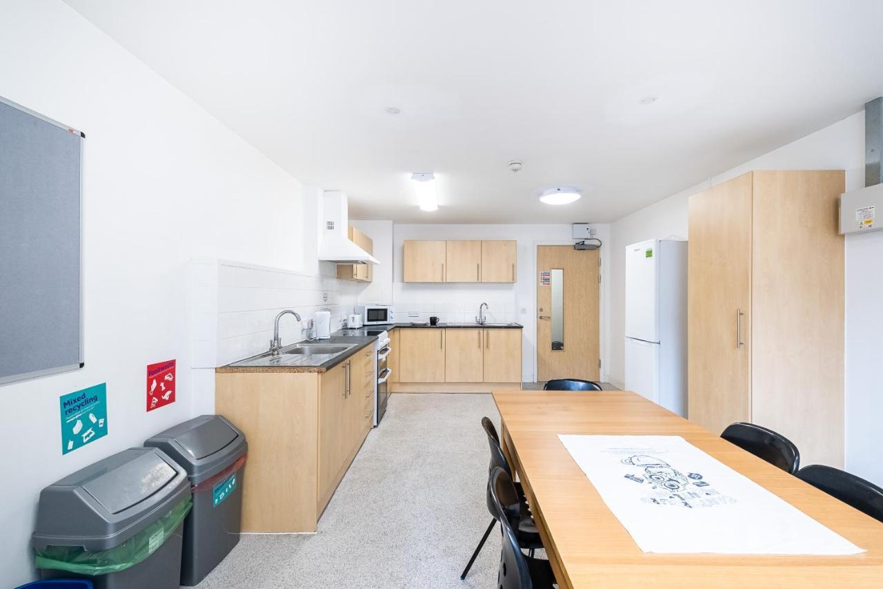 1 Night Free Comfortable Ensuite Rooms, Gillingham - Sk Hoo エクステリア 写真