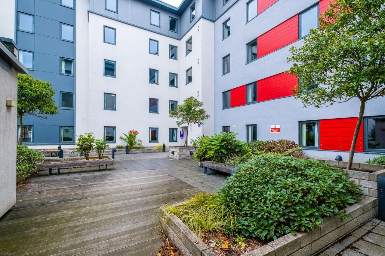 1 Night Free Comfortable Ensuite Rooms, Gillingham - Sk Hoo エクステリア 写真