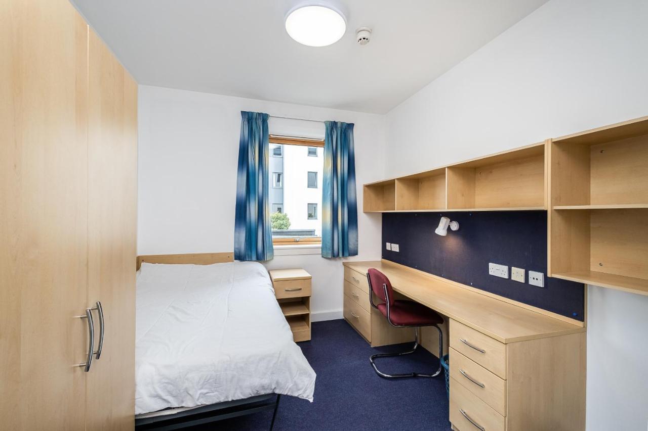 1 Night Free Comfortable Ensuite Rooms, Gillingham - Sk Hoo エクステリア 写真